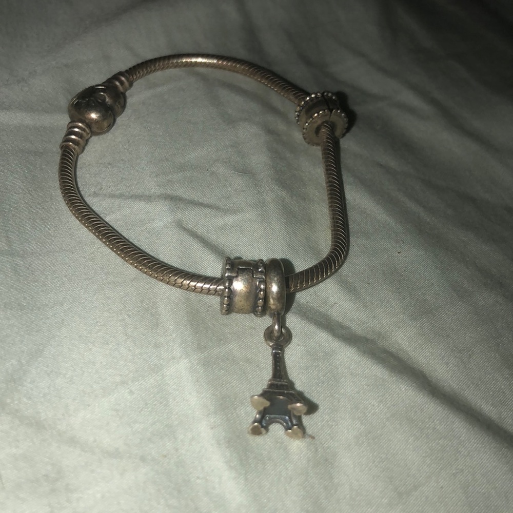 ✨Pandora bracelet with Eiffel tower charm ✨